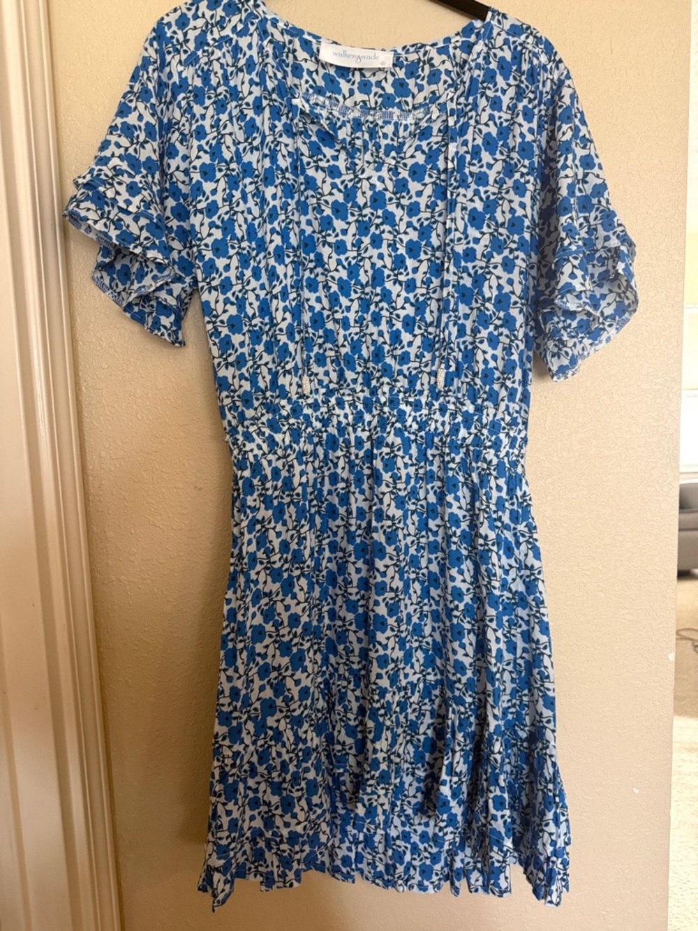 Walker & Wade Blue Floral Short Sleeve Dress